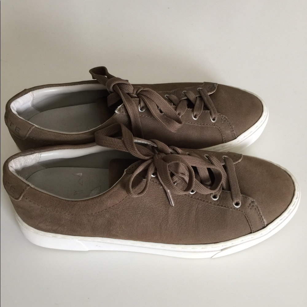 1.State Darrion Sneakers